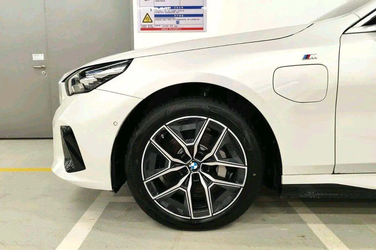  BMW i5
